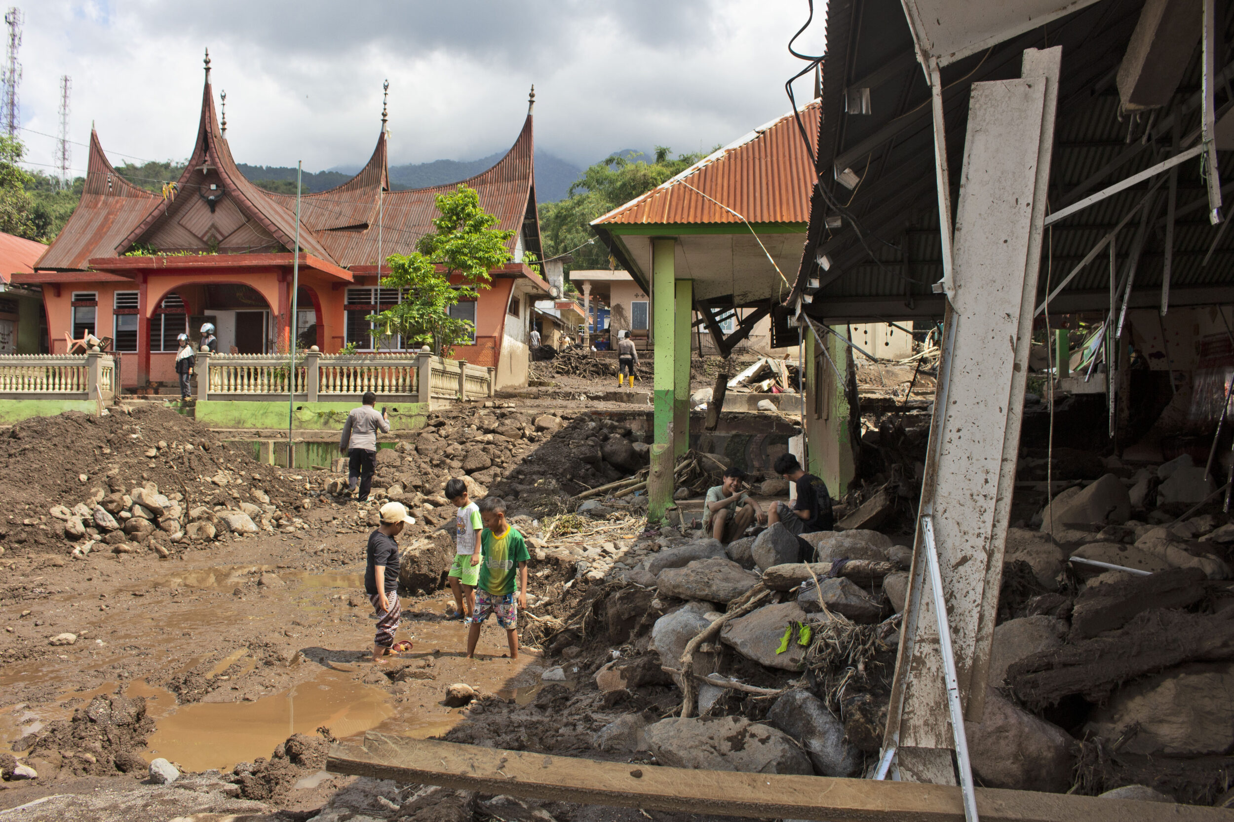 Death toll in Indonesia rises to 43 after flash floods and major ...