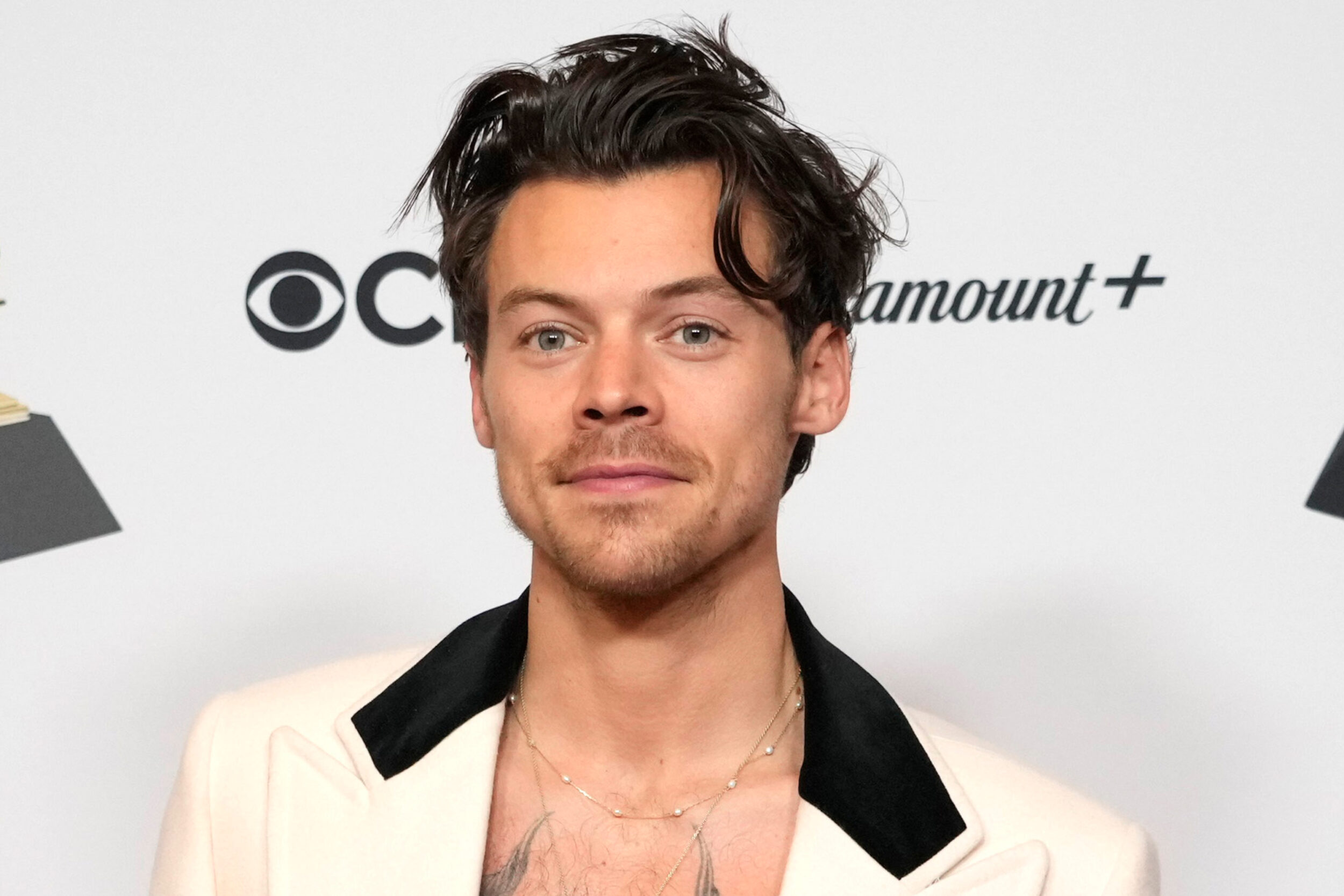 Harry Styldees Harry Styles extends his London residency amid ticket controversy ...